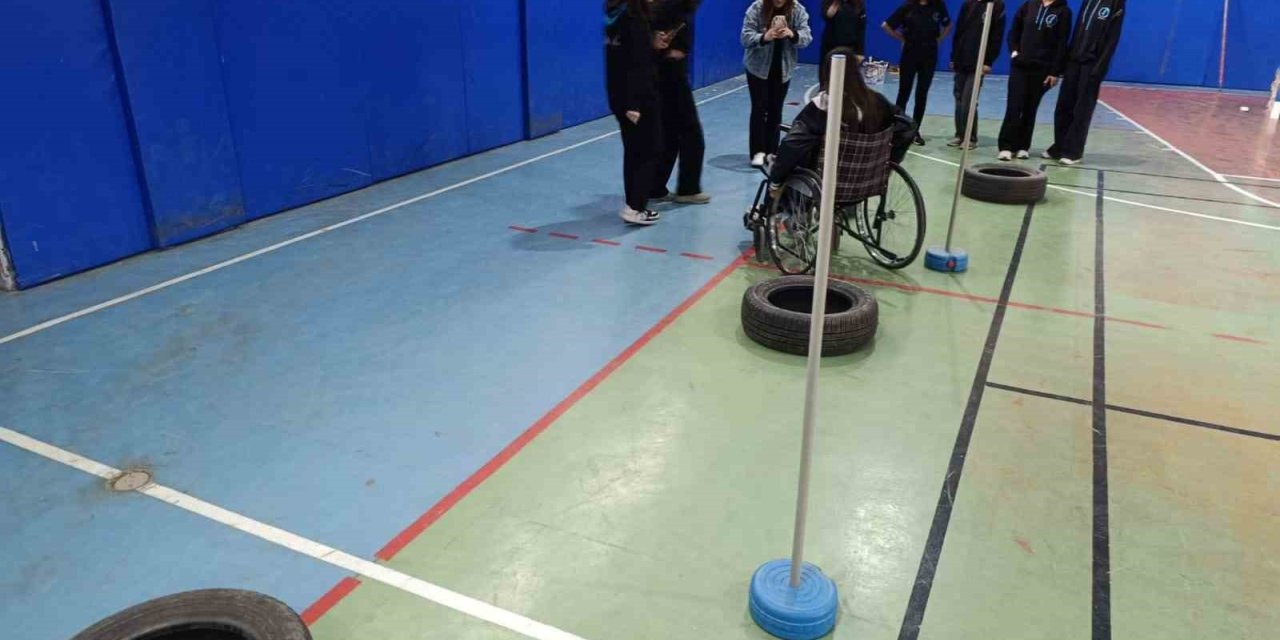 Engellileri daha iyi anlamak için okulda "Empati Parkuru" kuruldu