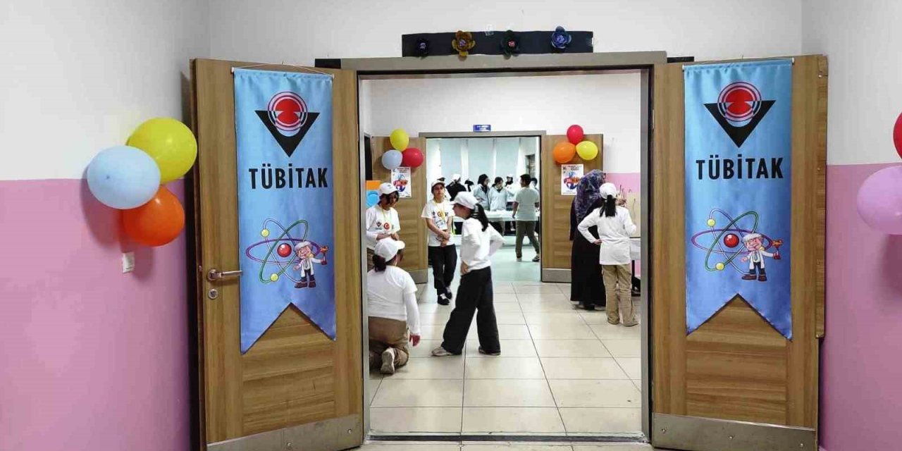 Hilalkent 125. Yıl İmam Hatip Ortaokulu öğrencileri bilim fuarında hünerlerini sergiledi