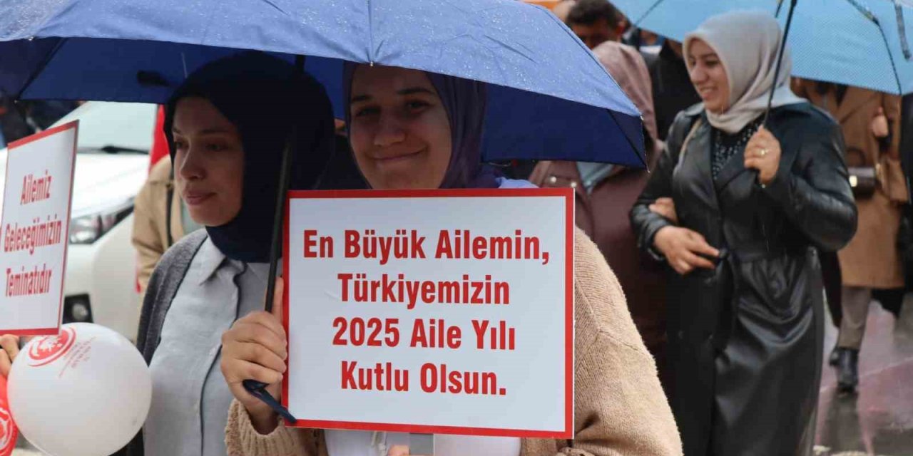 Aile Haftası’nda kortej yürüyüşü düzenlendi