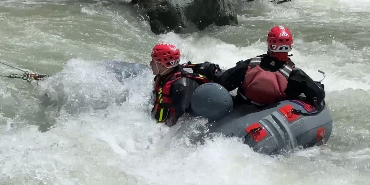 Yüksekova’da kaybolan İbrahim Kom’u arama çalışmaları devam ediyor