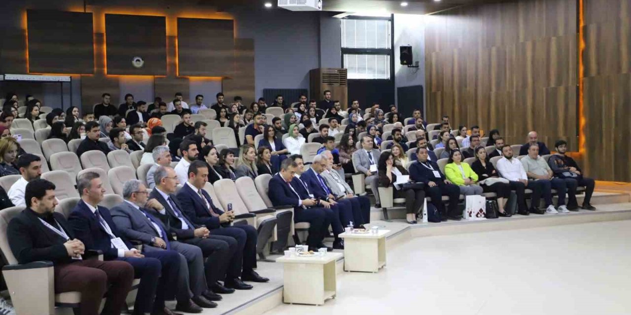 Elazığ’da Uluslararası Ekonomi Finans ve İşletme Kongresi
