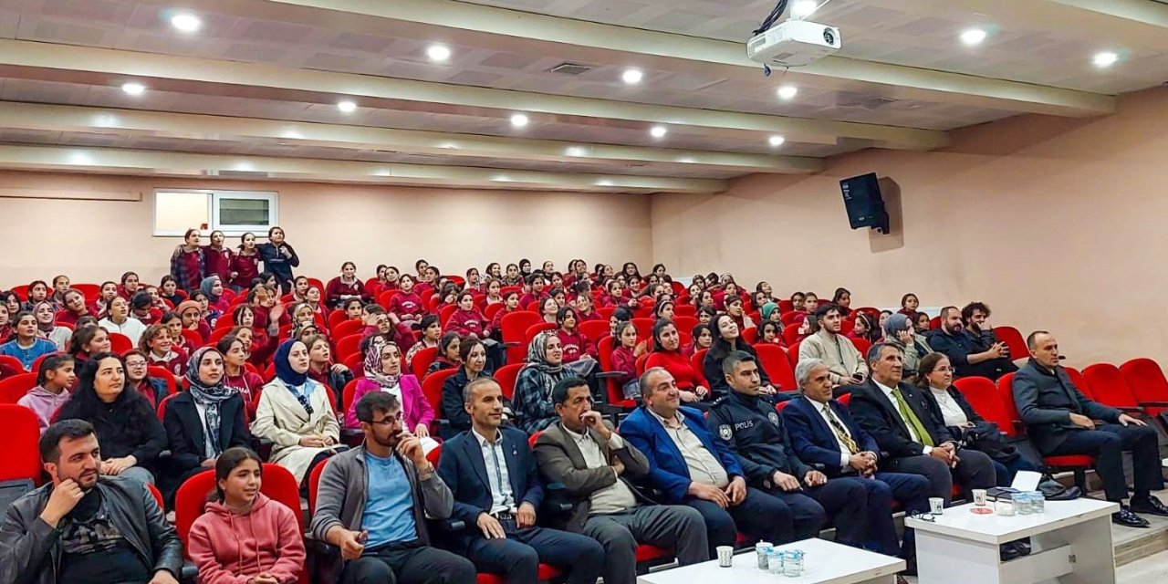 Büyükşehir konservatuvarı ilçe konserlerine Bahçesaray’da start verdi