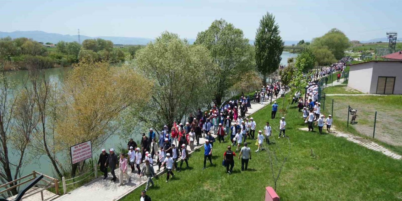 Muş’ta gençlik şöleni: Doğa yürüyüşü ve etkinliklerle 19 Mayıs kutlandı