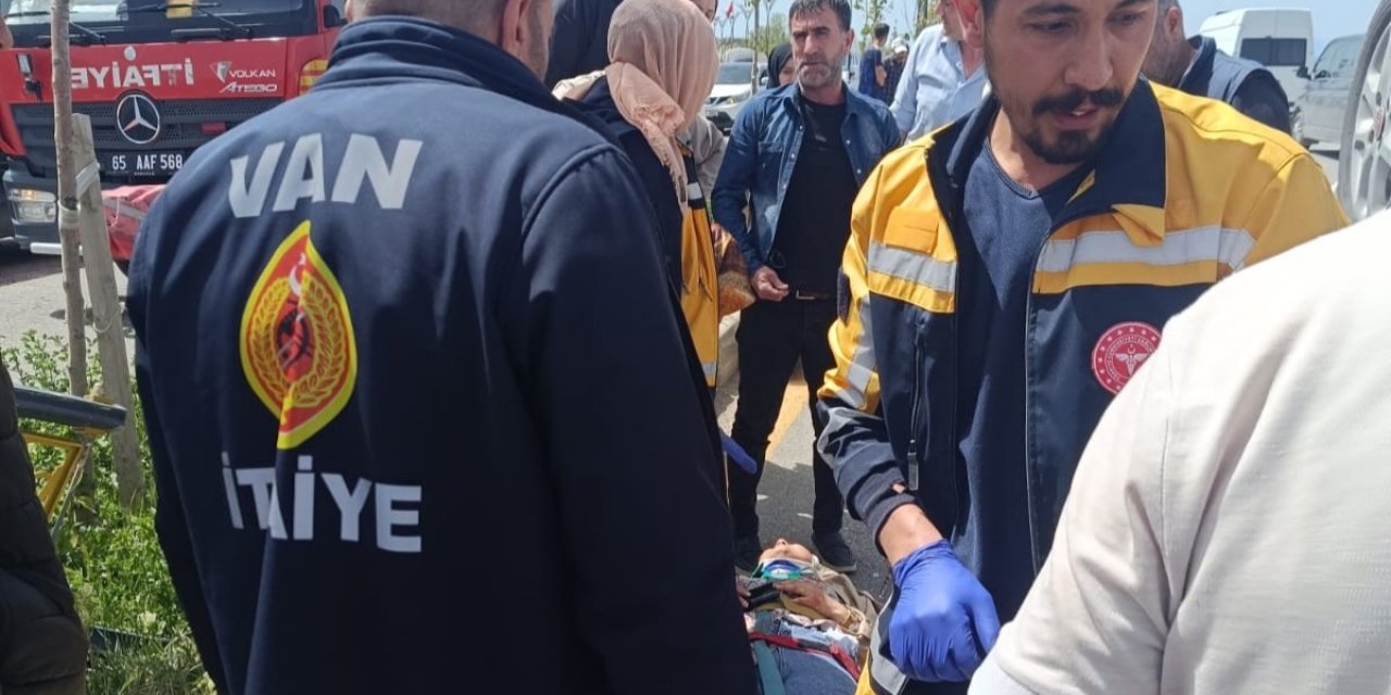 Van’da trafik kazası: 3 yaralı