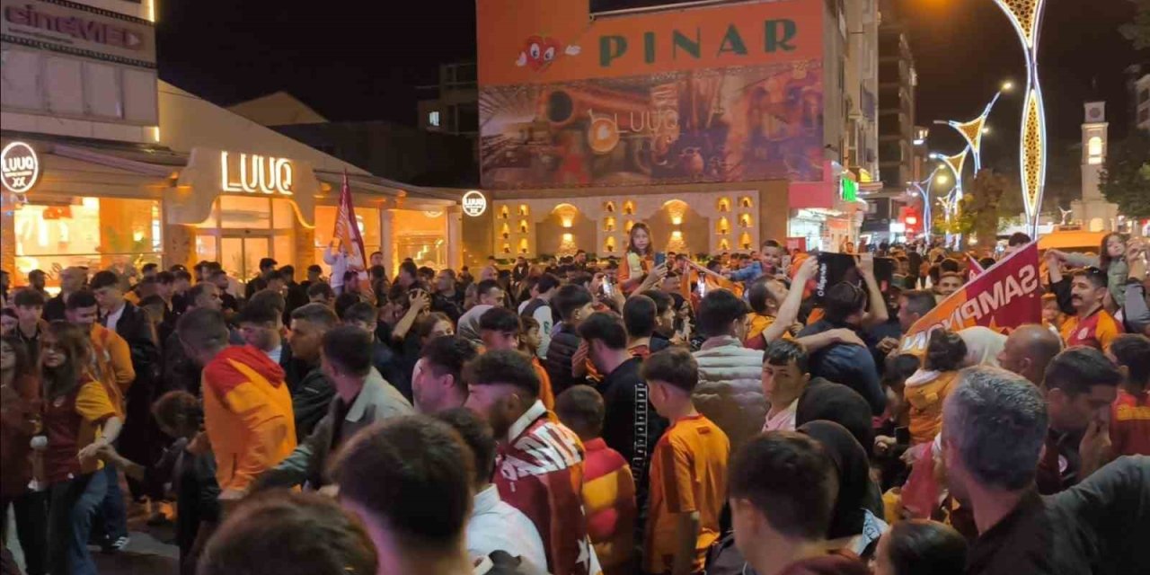 Tatvan’da Galatasaray şampiyonluğu coşkuyla kutlandı