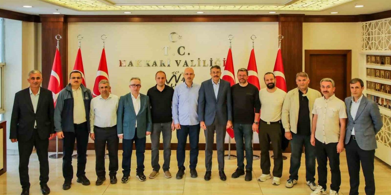 İstanbul’dan gelen hukukçulardan Hakkari’ye ziyaret