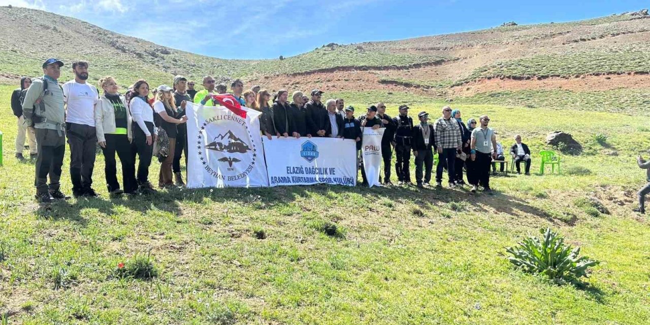 Akdağ’da doğa yürüyüşü düzenlendi