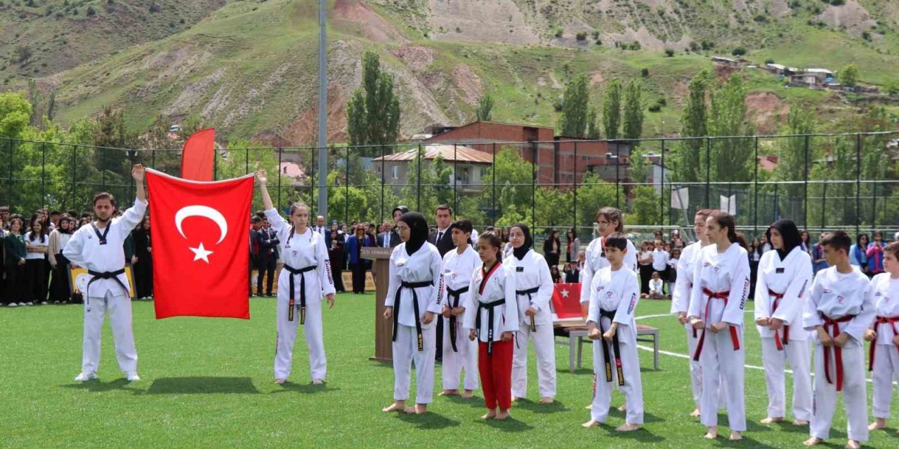Oltu’da 19 Mayıs heyecanla kutlandı