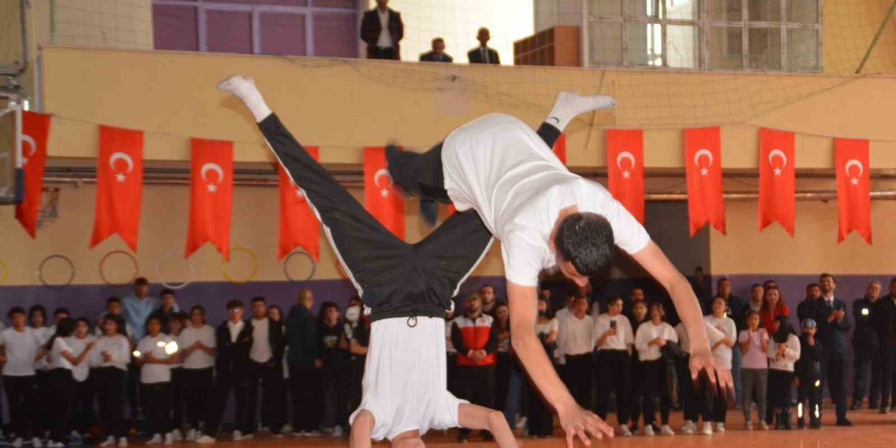Sarıkamış’ta 19 Mayıs coşkuyla kutlandı