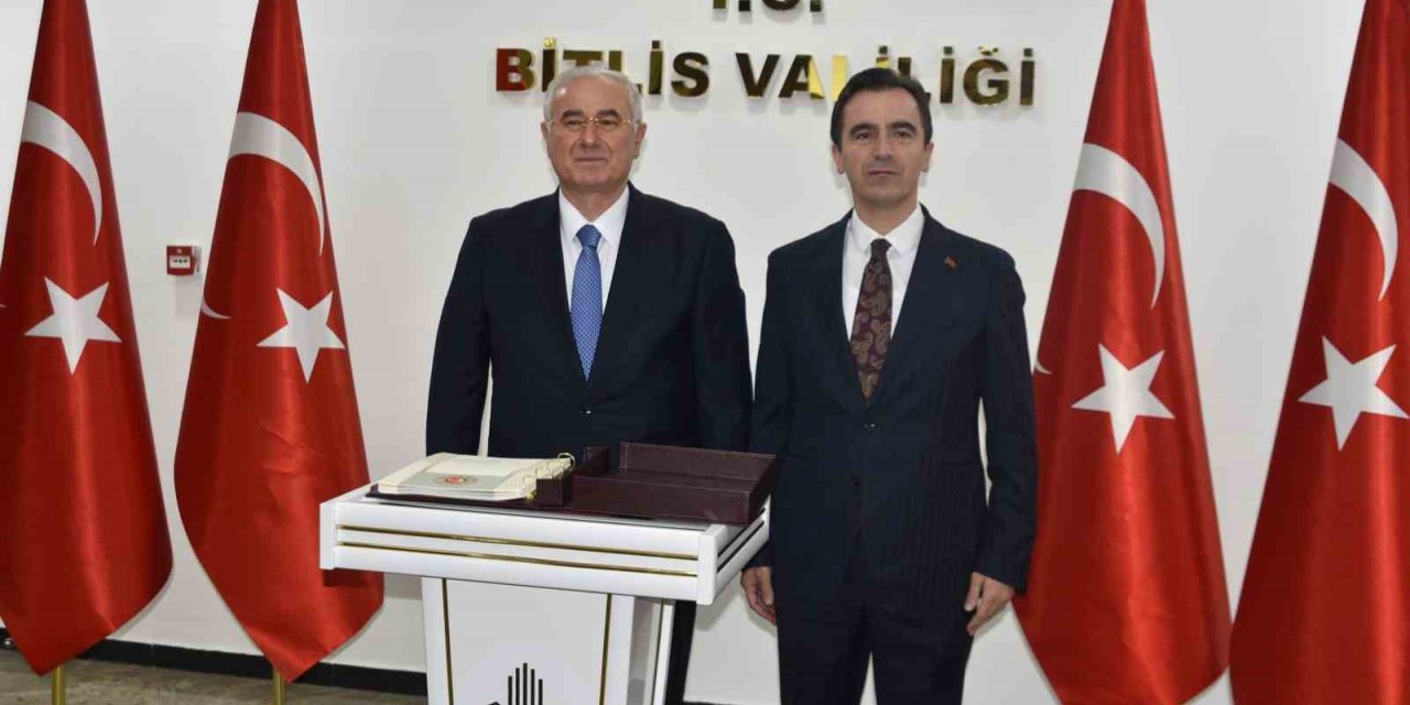 Başkan Mehmet Akarca: "Kamu Denetçiliği Kurumu halkın ücretsiz avukatlığını yapıyor"