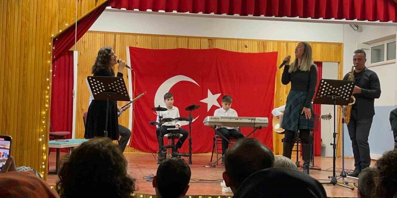 Erzincan’da öğretmenler oluşturdukları koro ile konser verdi
