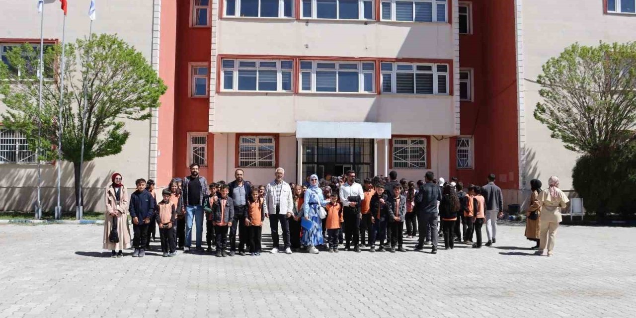 İlk ve ortaokul öğrencilerinden meslek yüksekokuluna ziyareti