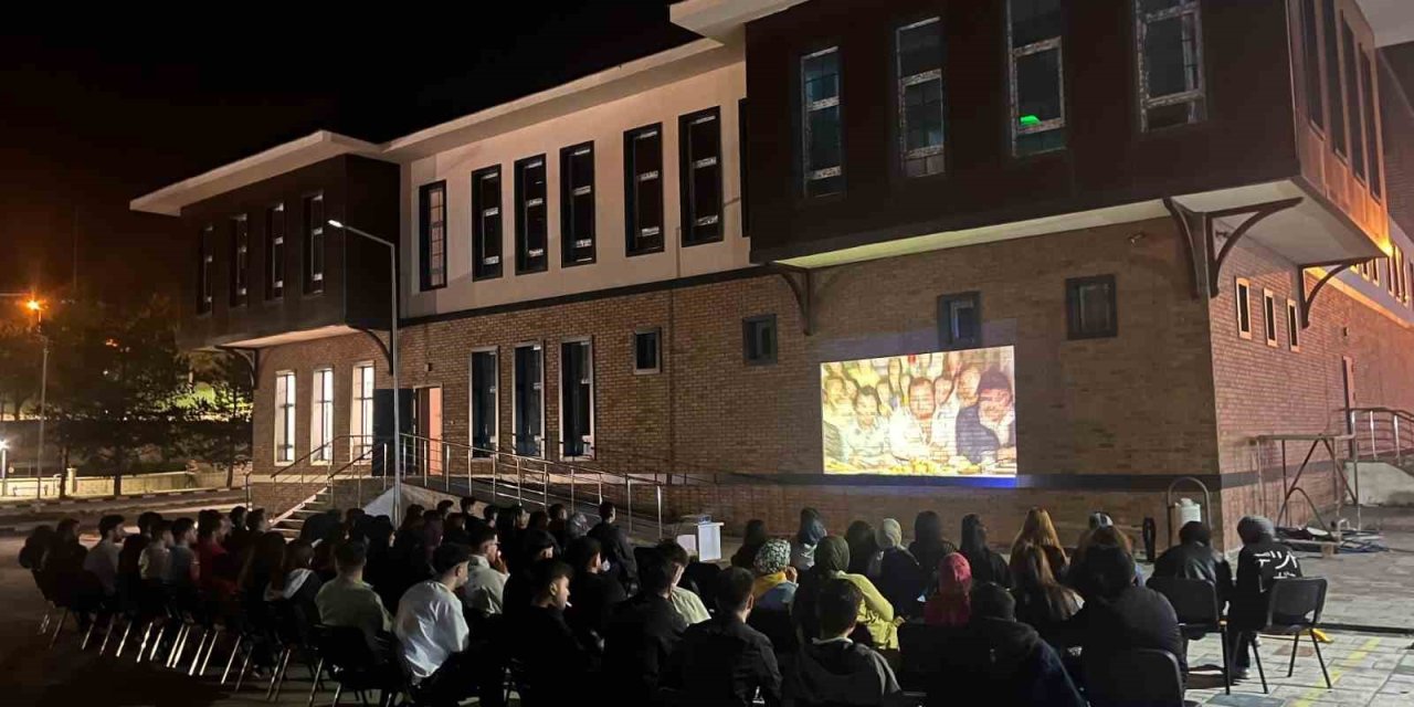 Gençlik Haftası’nda açık hava sineması gösterimi