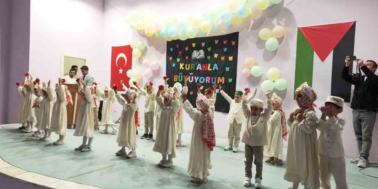 Tunceli’de miniklerin yoğun katılımlı Kur’an kursu kapanış programı