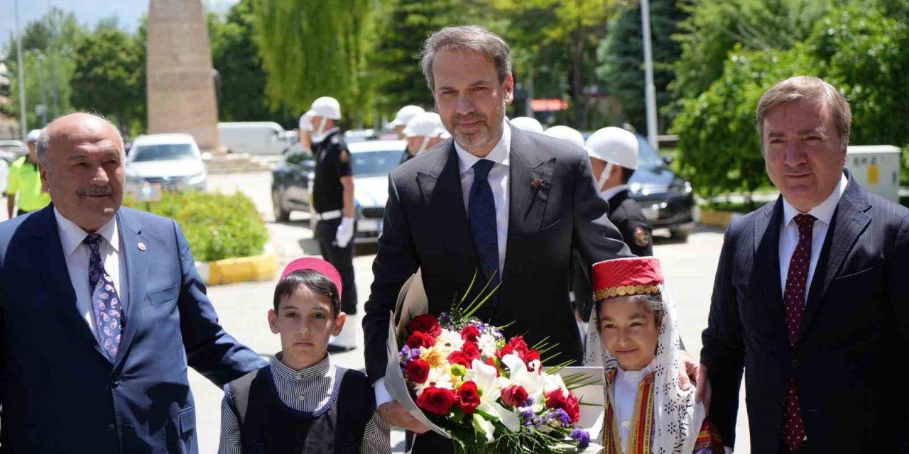 Bakan Bayraktar Erzincan’da