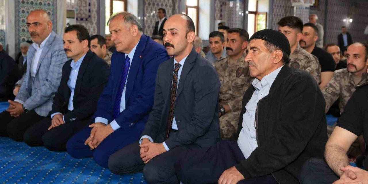 Bingöl’de 33 şehit dualarla anıldı