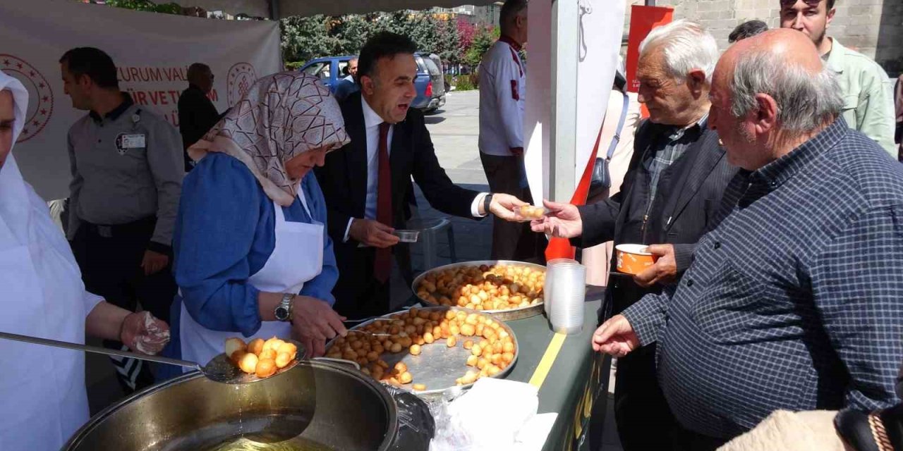 Vatandaşa Erzurum Bulgur Çorbası ve Kaz Lokması ikramı
