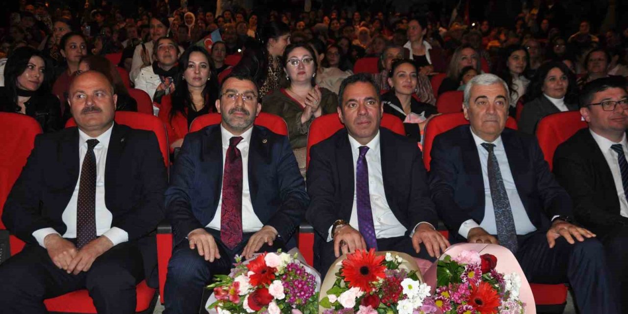 Kars’ta Azerbaycan rüzgarı esti