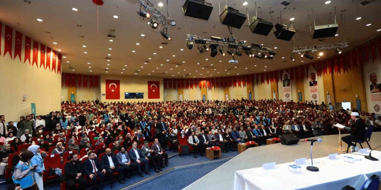 Türkiye Gençlik Vakfı’nın genel kuruluna yoğun ilgi