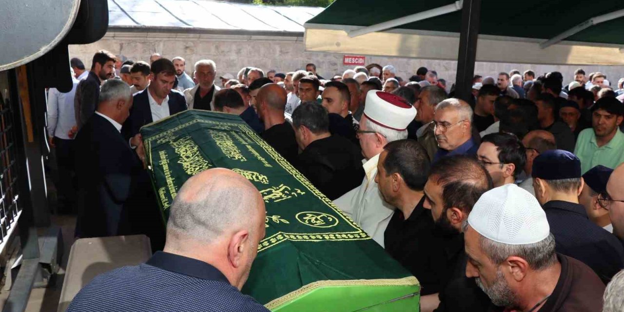 Oltu bir çınarına daha veda etti