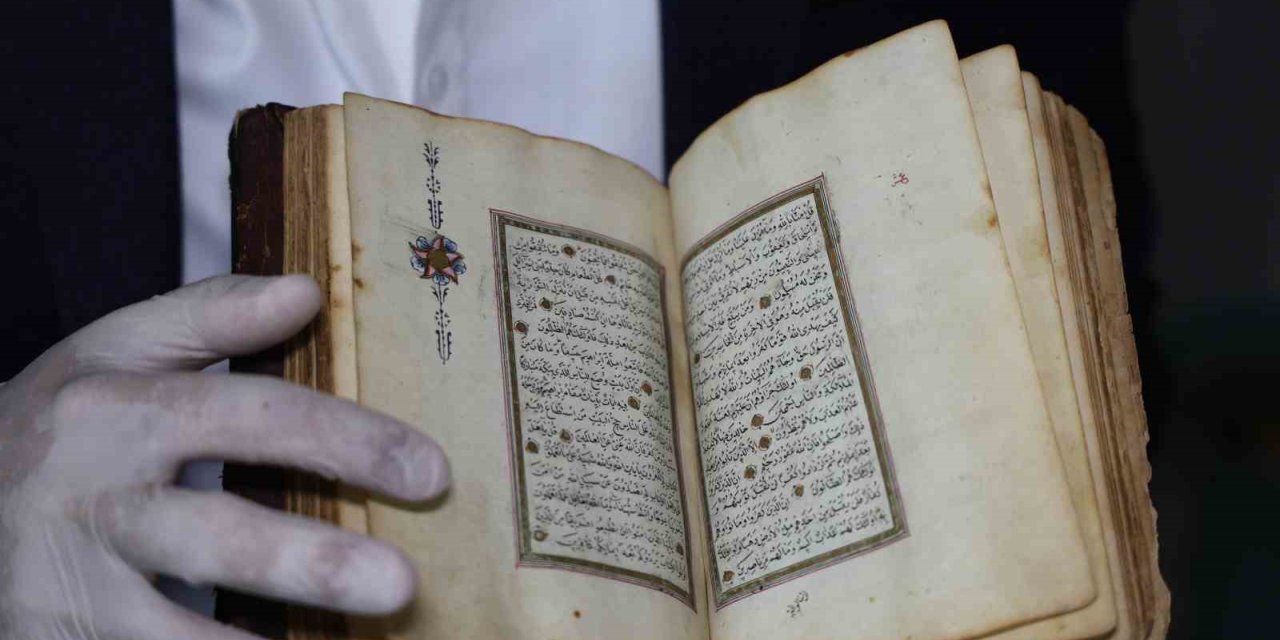 200 yıllık altın tezhipli Kur’an-ı Kerim’i Cumhurbaşkanı’na hediye etmek istiyor