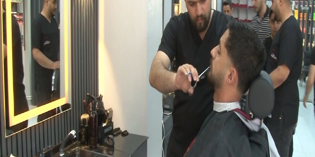 Depremzede kuaförden anlamlı kampanya