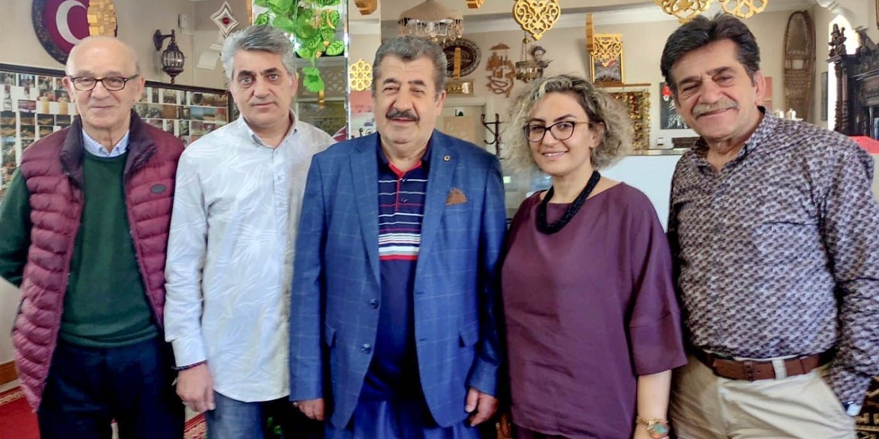 Ersander kolları yeniden sıvadı