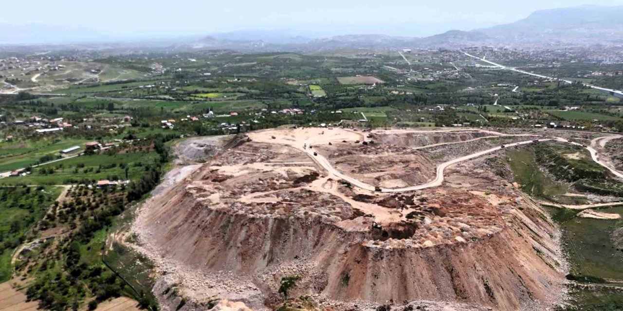 Malatya’da depremin izleri dağ oldu
