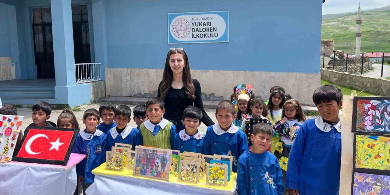 Minik tasarımcılardan geri dönüşüm defilesi