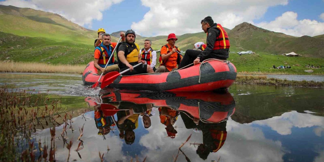 Vali Çelik, 3400 rakımda vatandaşlarla buluştu