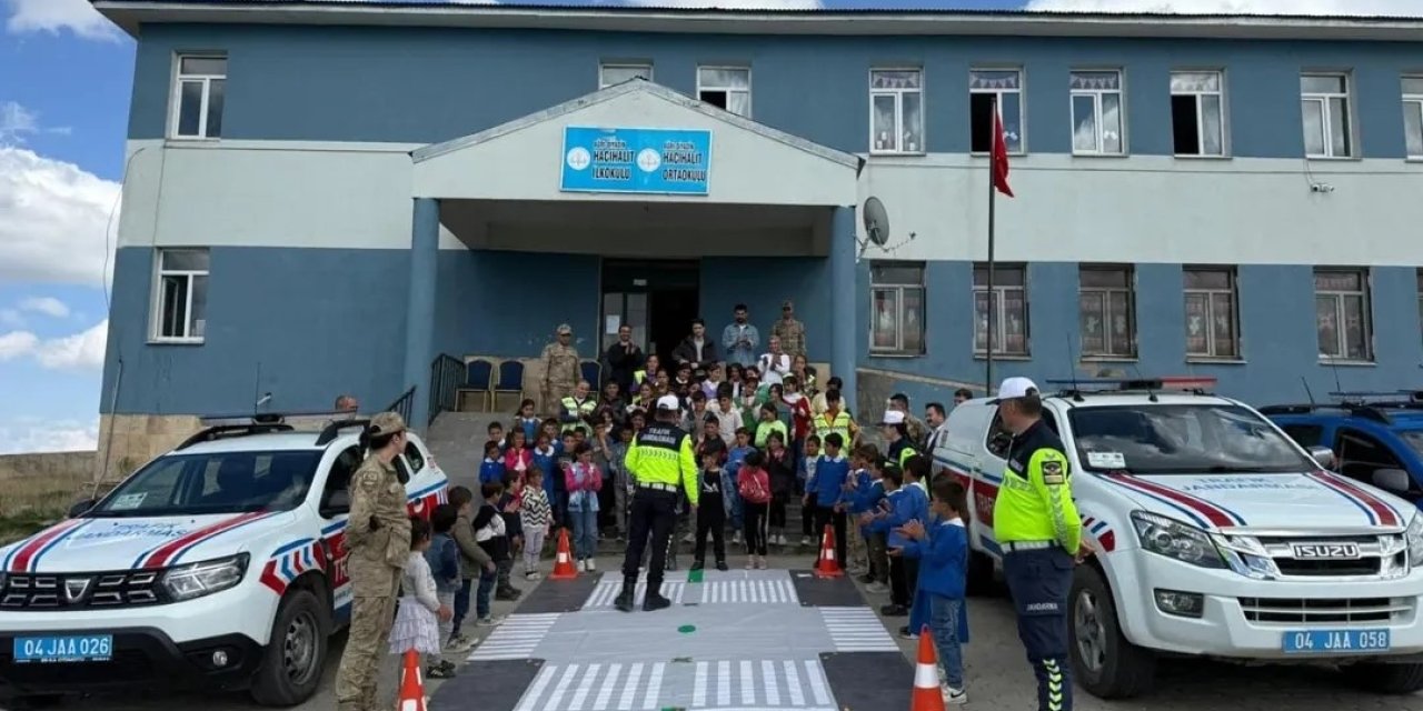 Diyadin’de miniklere trafik eğitimi