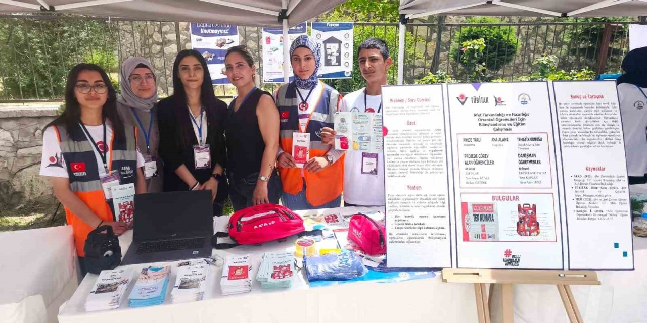 Tunceli’de öğrenciler 4006 TÜBİTAK Bilim Fuarı’nda deprem bilincine dikkat çekti