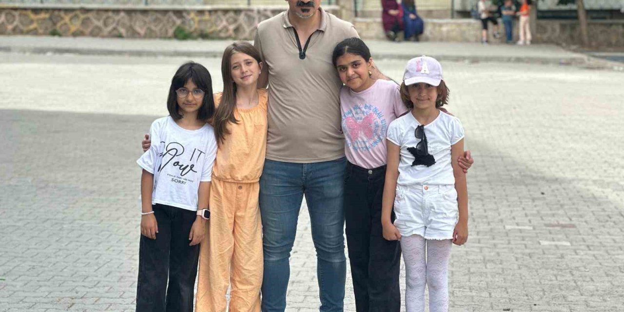 Muşlu minikler, "Gazze’de çocuk olmak" şarkısıyla dünyaya seslendiler