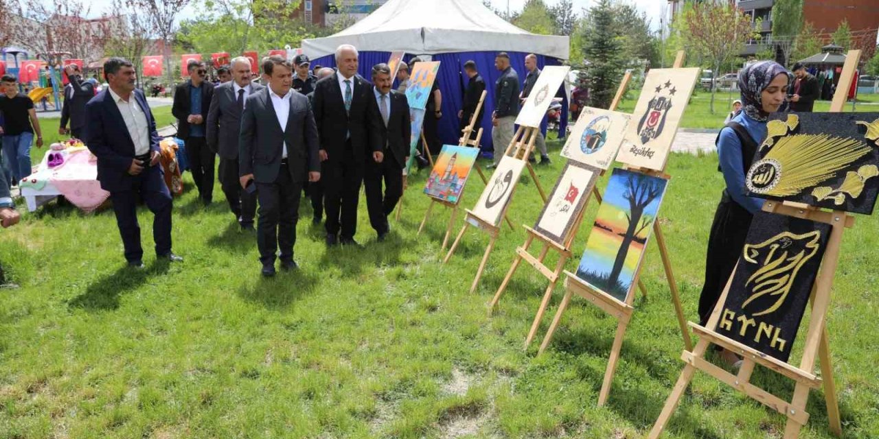 Eleşkirt te hayat boyu öğrenme şenliği düzenlendi