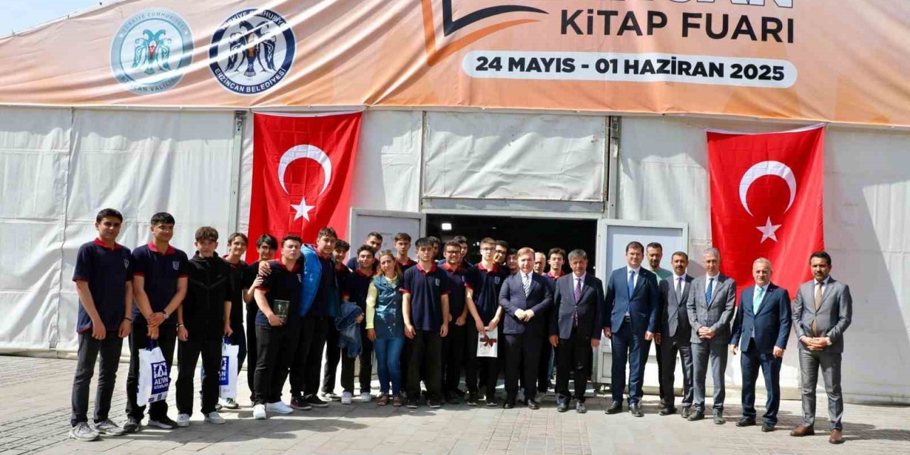 Vali Aydoğdu: "Kitap günümüzün yüzeyselleşen dünyasında bize derinleşmeyi, ince düşünmeyi öğretiyor"