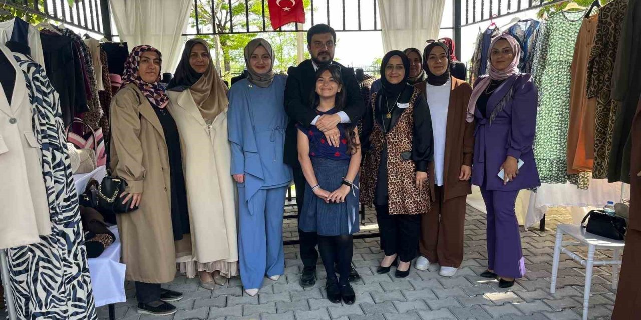 Adilcevaz’da renkli yıl sonu sergisi