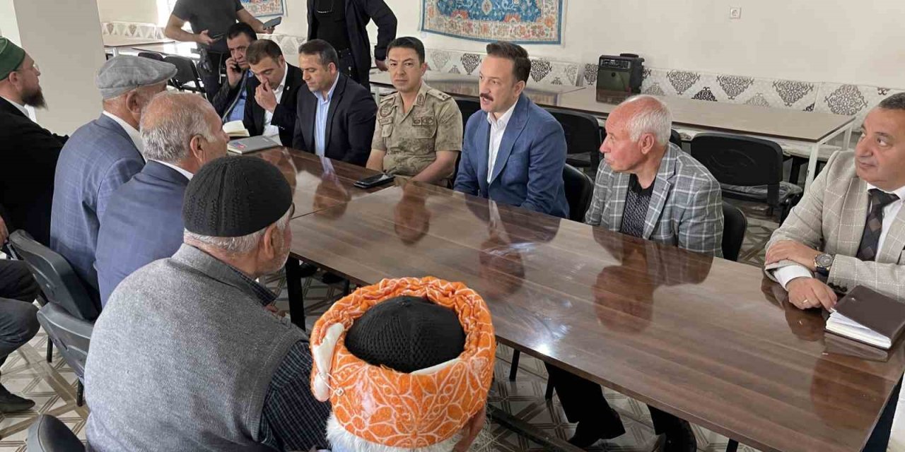 Malazgirt Kaymakamı Bayram köy ziyaretlerine devam ediyor