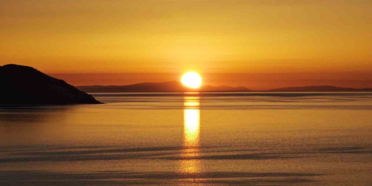 Van Gölü’nde muhteşem gündoğumu