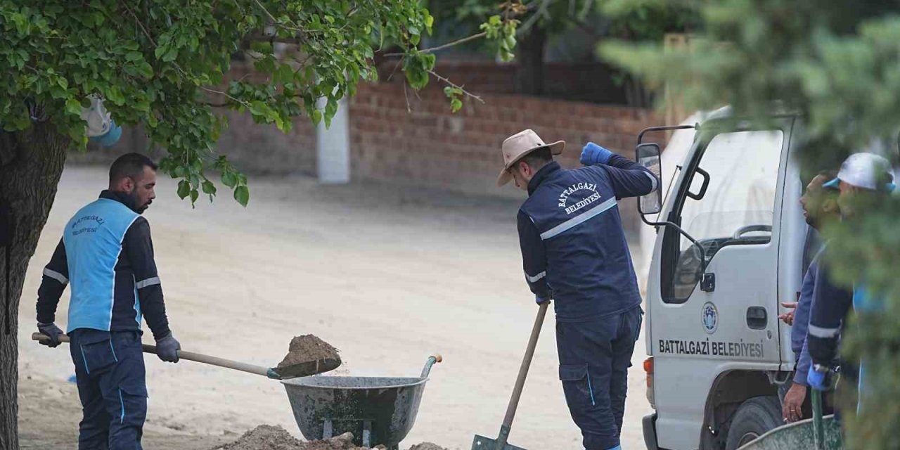 Dolamantepe Mahallesi’nde park ve yol düzenlemesi
