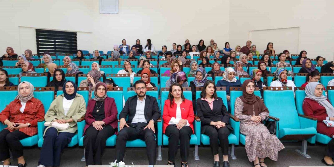 Van’da "Sağlıklı Kadınlar, Sağlıklı Nesiller" semineri düzenlendi
