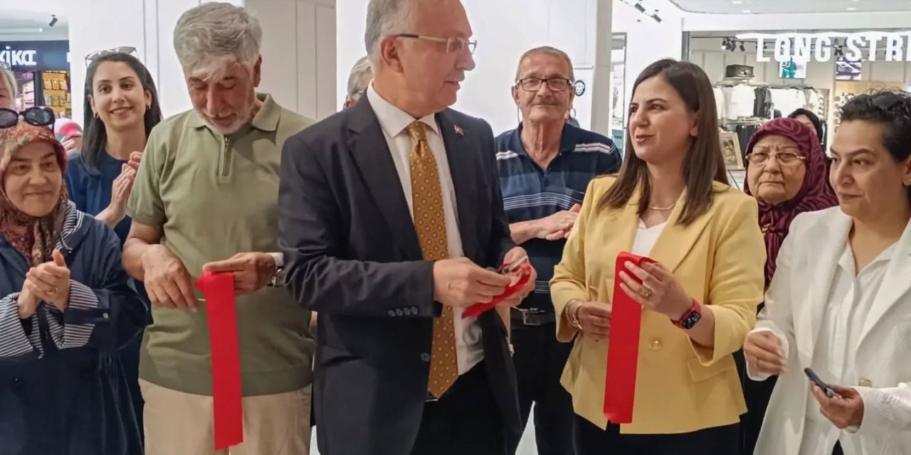 Tazelenme Üniversitesi Rölyef Sergisi sergilendi