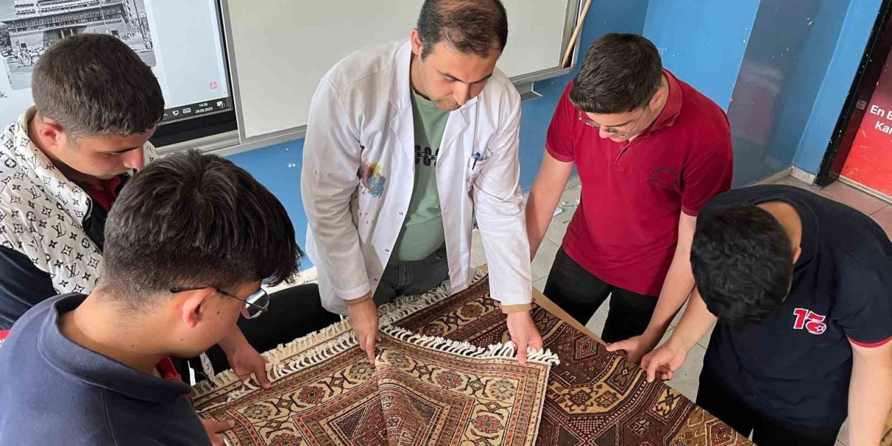 Kars’ta gençlerden kültürel hazineye can: Sümerbank halılarına genç dokunuş