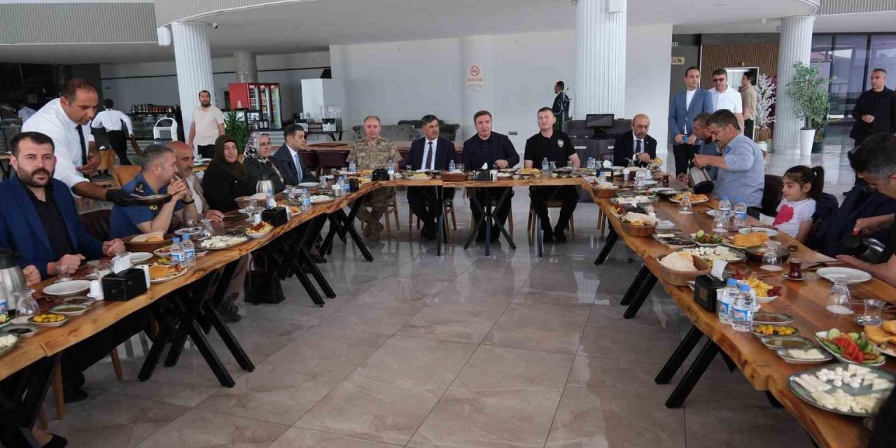 Şehit aileleri onuruna kahvaltı programı düzenlendi