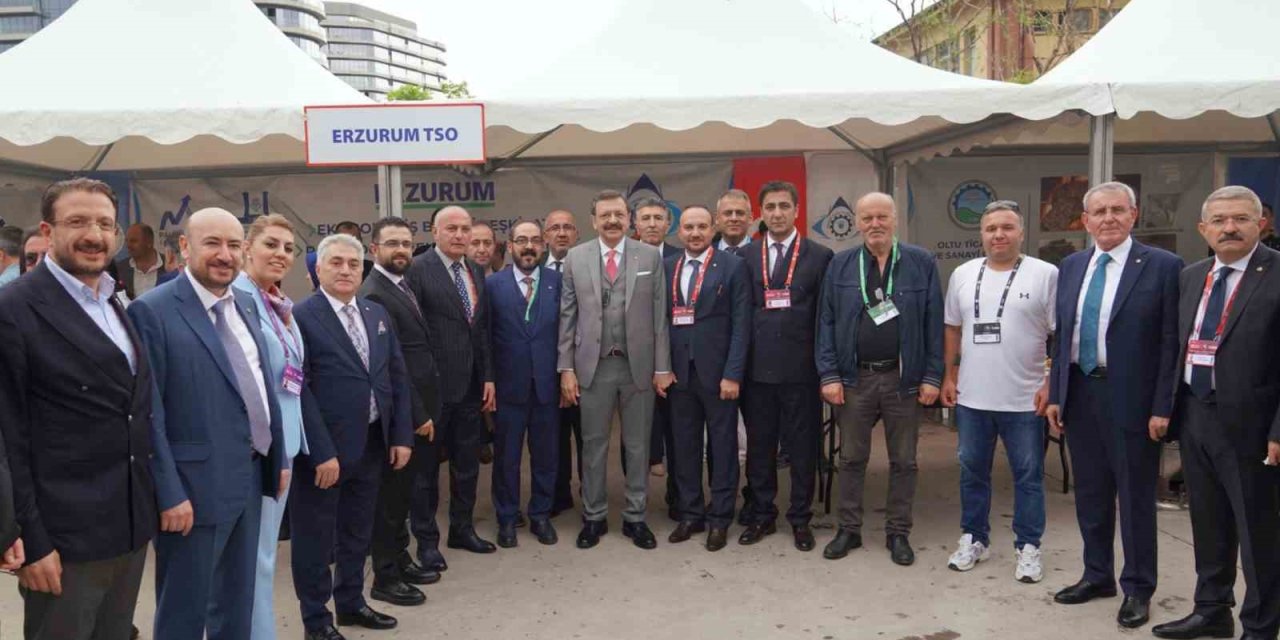 TOBB Başkanı Hisarcıklıoğlu’ndan ETSO standına ziyaret