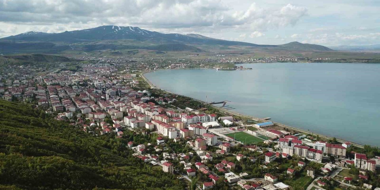 Tatvan’daki 6 köyde muhtarlık seçimi yenilendi