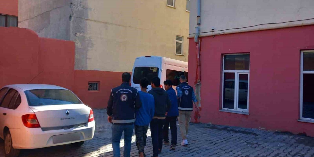 Kars'ta düzensiz göçmenler yakalandı