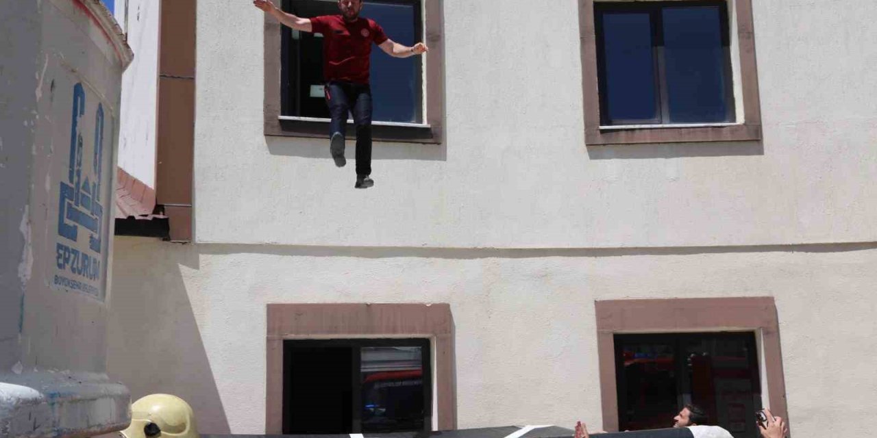 Erzurum İtfaiyesi’nden sağlıkçılara eğitim