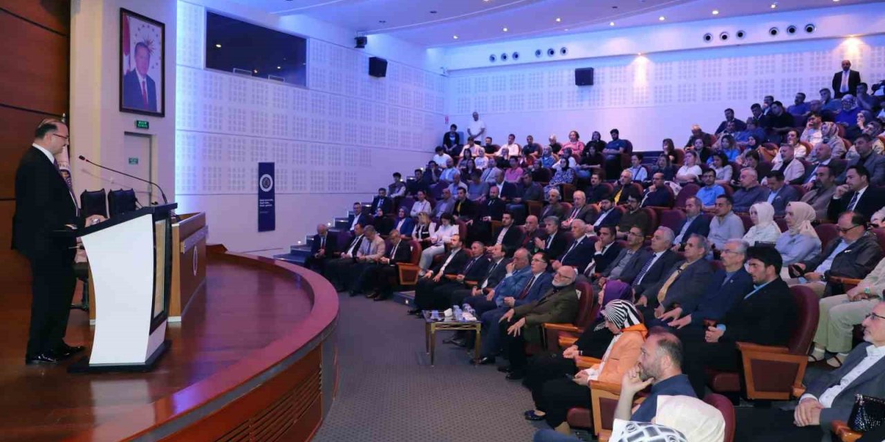 Atatürk Üniversitesinde "Türkiye yüzyılı ve üniversiteler" konferansı düzenlendi