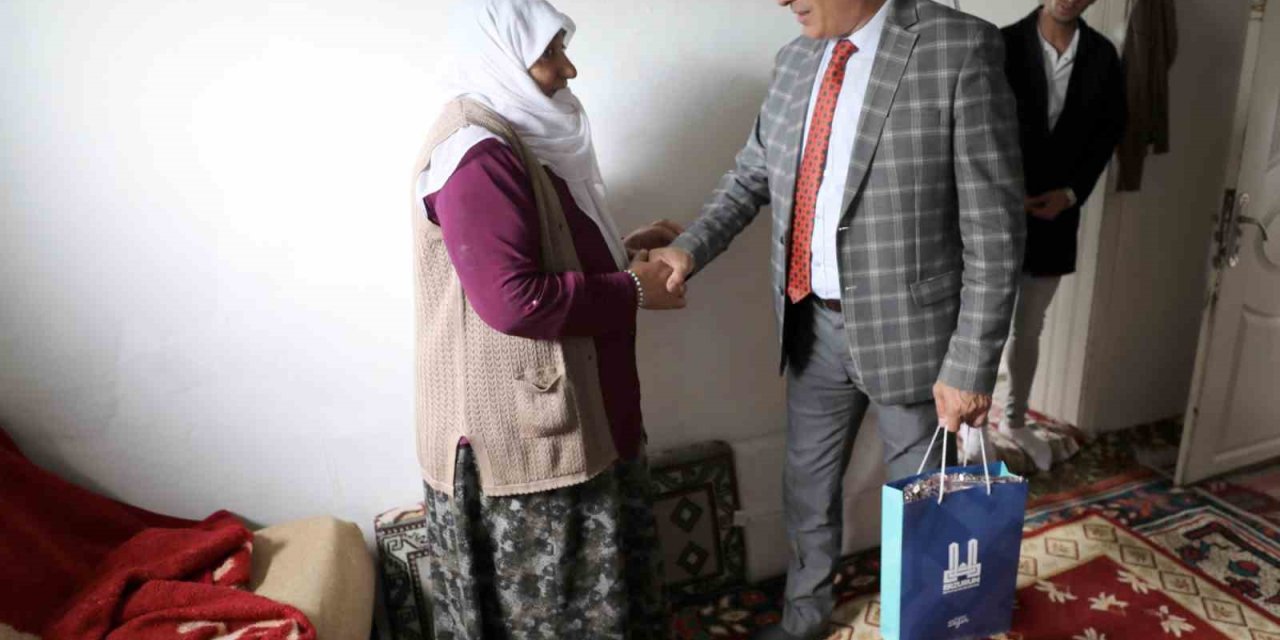 Büyükşehir yaşlı ve dar gelirli aileleri unutmadı