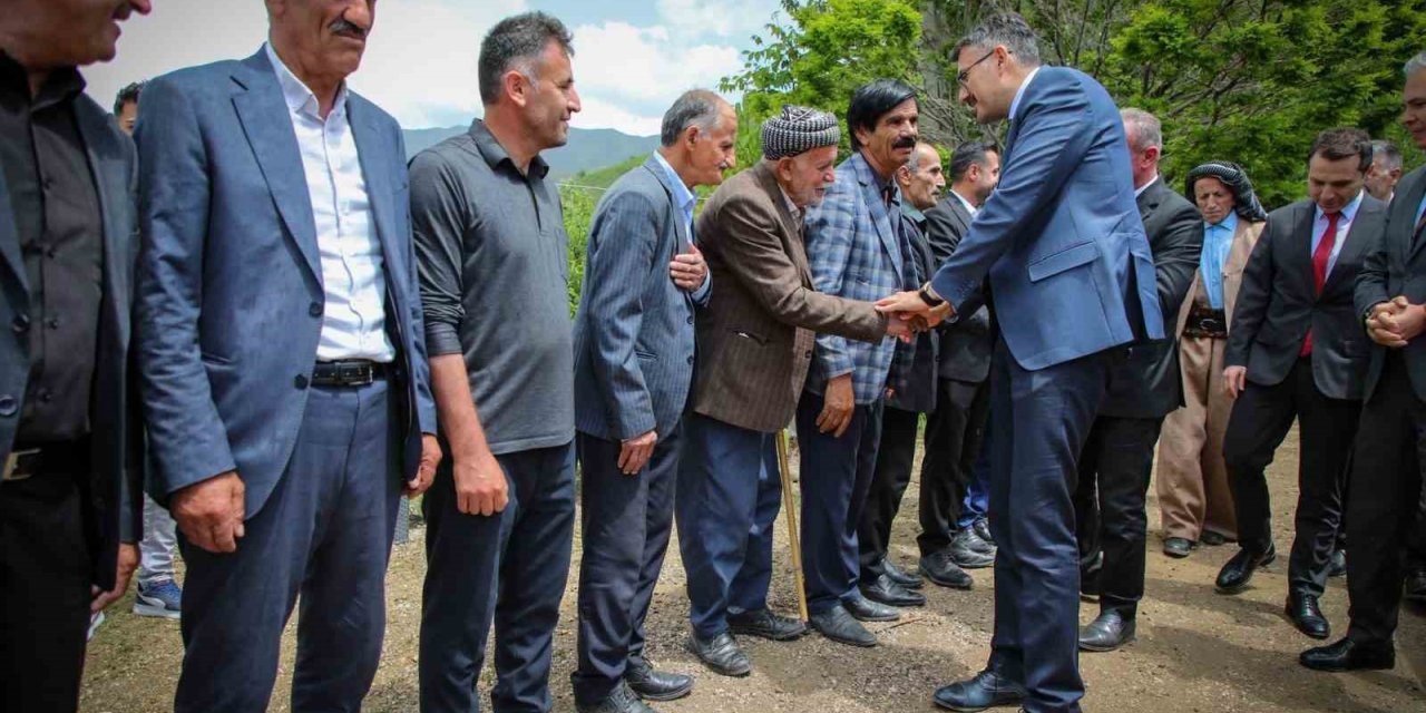 Vali Çelik’ten köy ziyareti